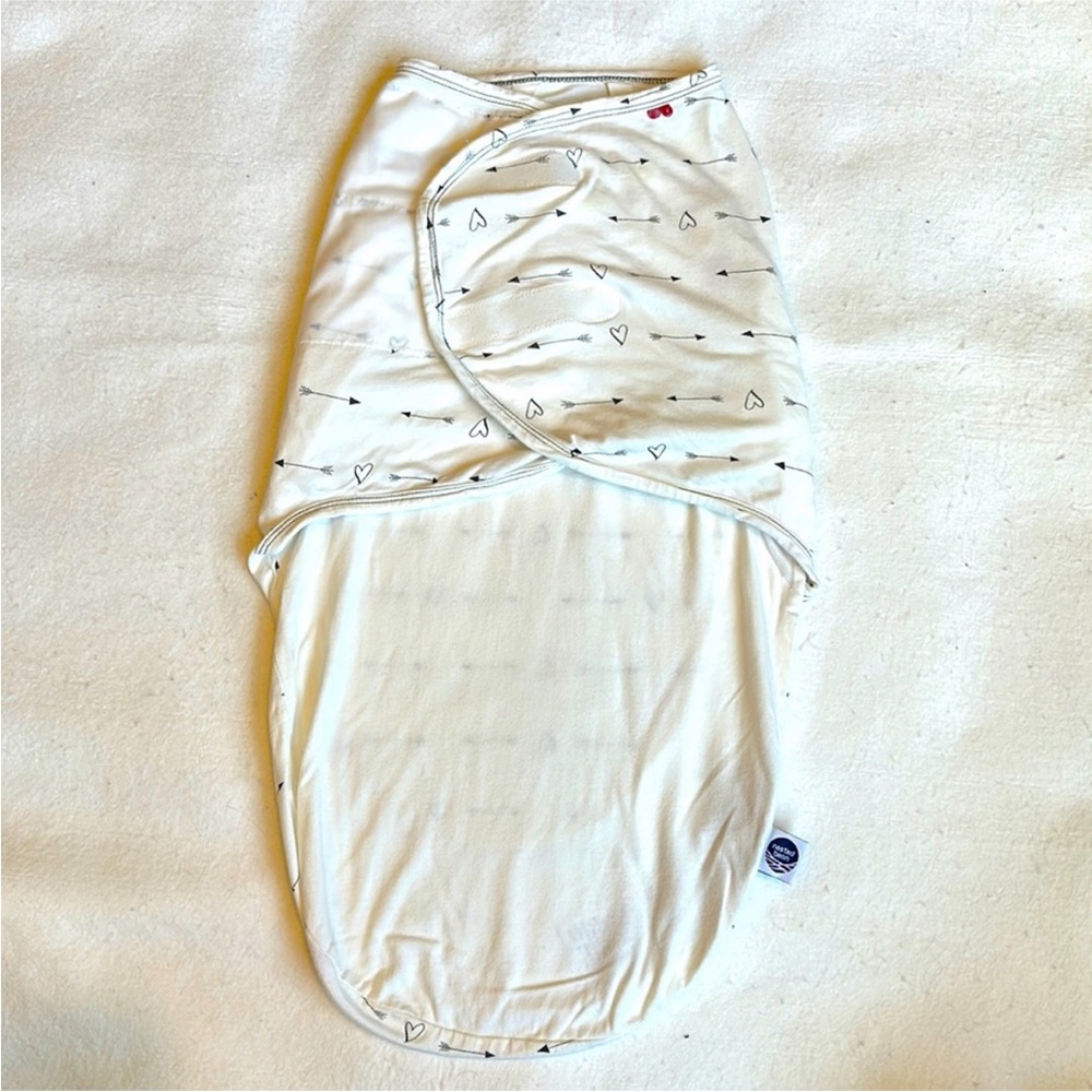 Nested Bean White Sleep Sack with Black Arrows and Hearts